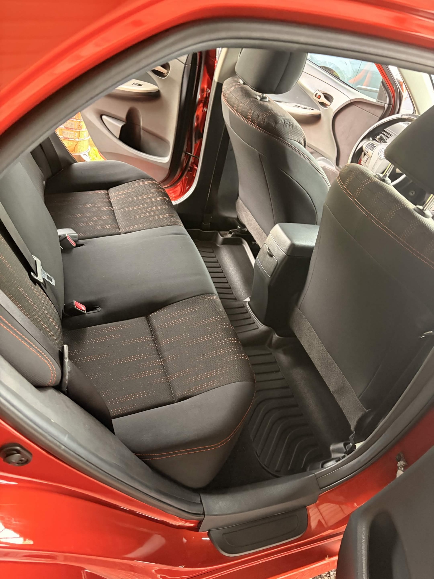 Deep-cleaned rear seats and carpet